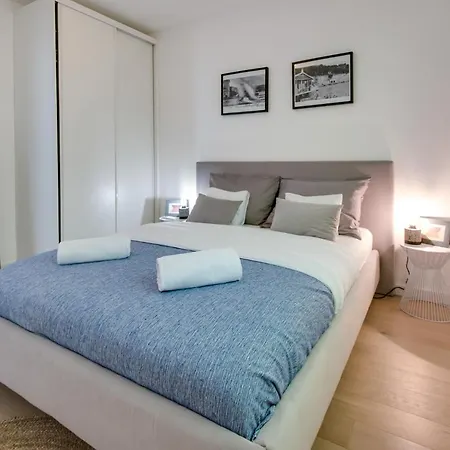 Premium Villa, Heatable Infinity Pool, Jacuzzi And Seaview, And Just 10min By Foot Volosko