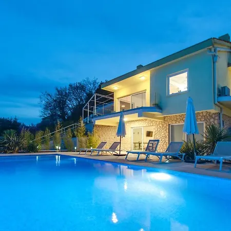 Premium Villa, Heatable Infinity Pool, Jacuzzi And Seaview, And Just 10min By Foot Villa Volosko