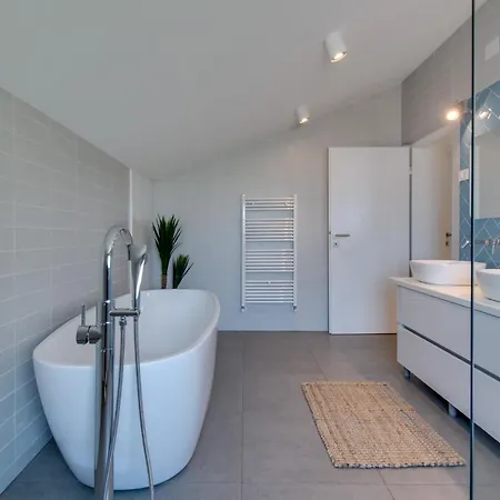 Premium Villa, Heatable Infinity Pool, Jacuzzi And Seaview, And Just 10min By Foot * Volosko