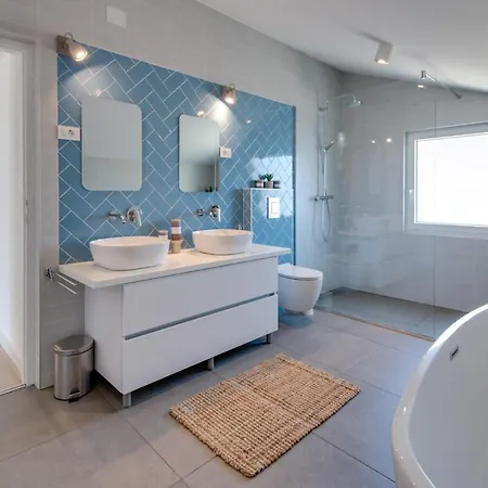 Premium Villa, Heatable Infinity Pool, Jacuzzi And Seaview, And Just 10min By Foot Willa